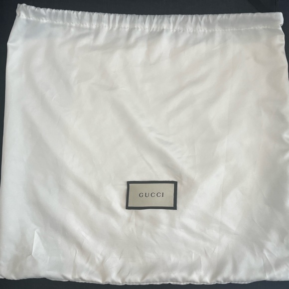 Mint Condition Gucci Dionysus handbag . See my other reviews of designer bags! - Picture 9 of 15